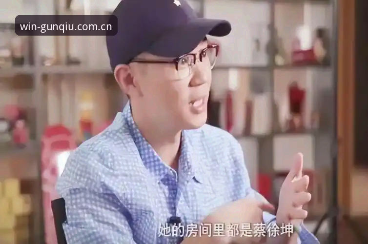 最新滚球体育能赢钱中国官方主站篮球数据 大鹏三年前刚入行时,总喜欢同时开五六个网页,滚球体育能赢钱中国官方主站篮球数据看一半,又切去别家查球队伤病名单——结果哪头都没盯准。有次赛前五分钟,他手机摔了,屏幕裂成蛛网,急得满头汗。后来他换了方式:只守一个滚球体育能赢钱中国官方主站手机版,把所有信息锁在同一屏里。上个月,他用这招盯了一轮季后赛,把对手的节奏和换人时间卡得死死的,直接收了七成胜率。大鹏说:“以前是我追数据,现在数据追我。”